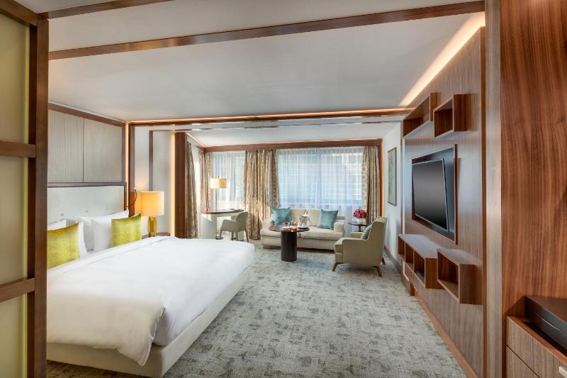 Junior Suite image 2