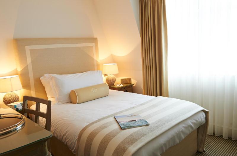 Single Room image 1