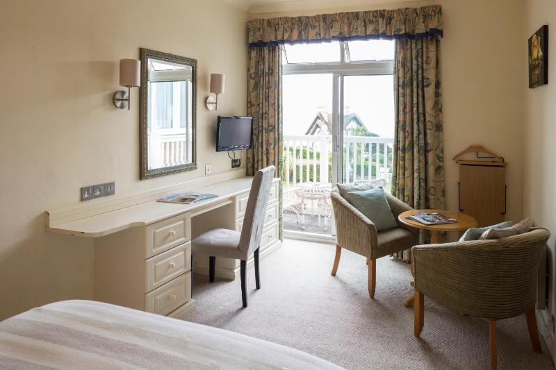 Superior Double Room with Sea View and Balcony image 4