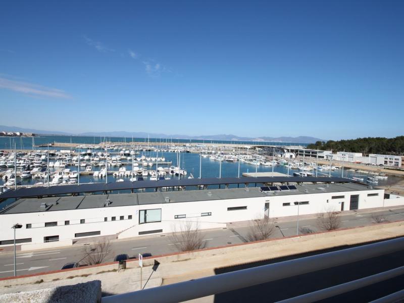 Port marina 4 - image 13