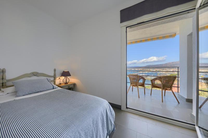 Apartament Platja Palangrers - image 15