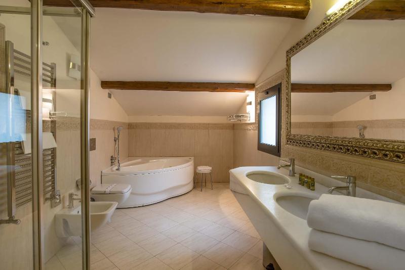 Superior Room image 1