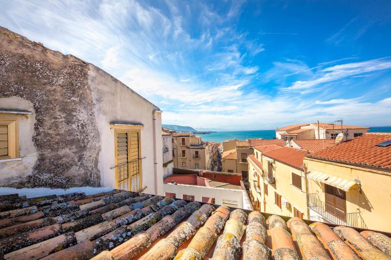 Cefalu in Blu - image 25