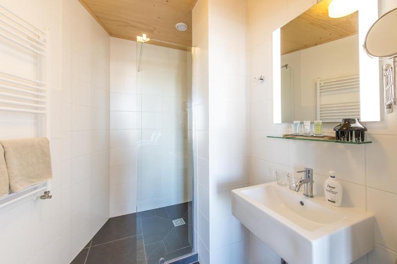 Double Room with Sea View image 4