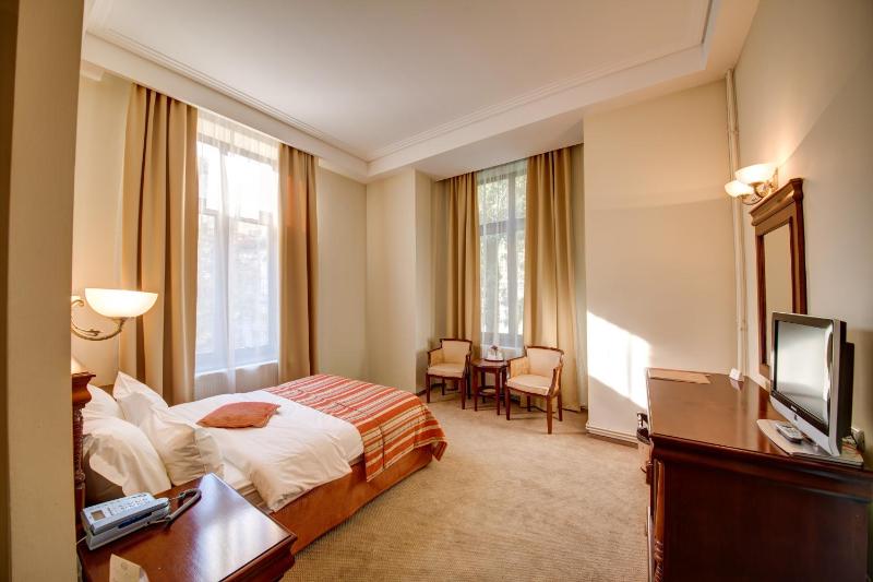 Standard Double Room Ground floor image 3