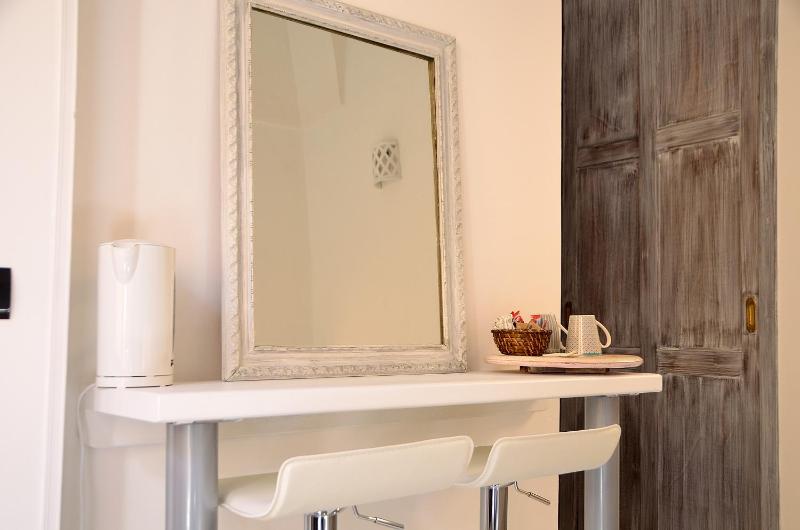 Junior Suite with Balcony image 4