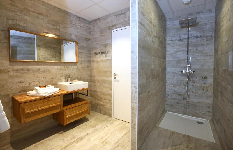 Suite with Garden View image 3