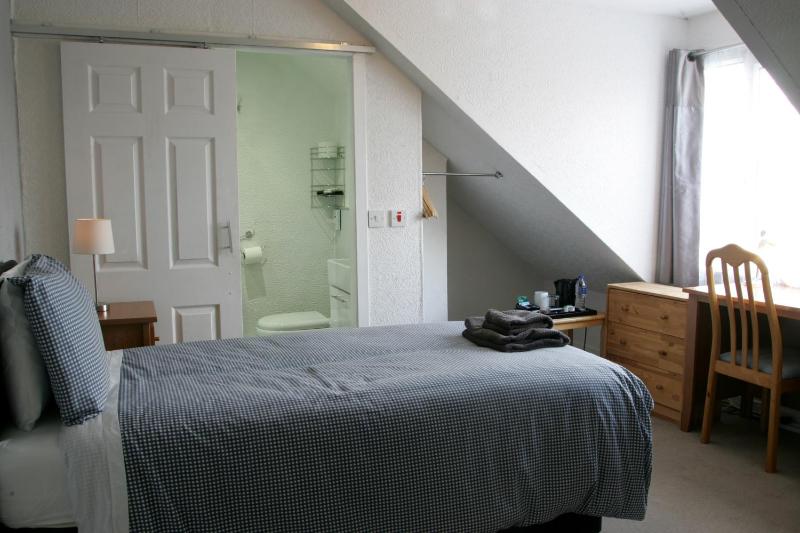 Single Room with Private Bathroom image 1
