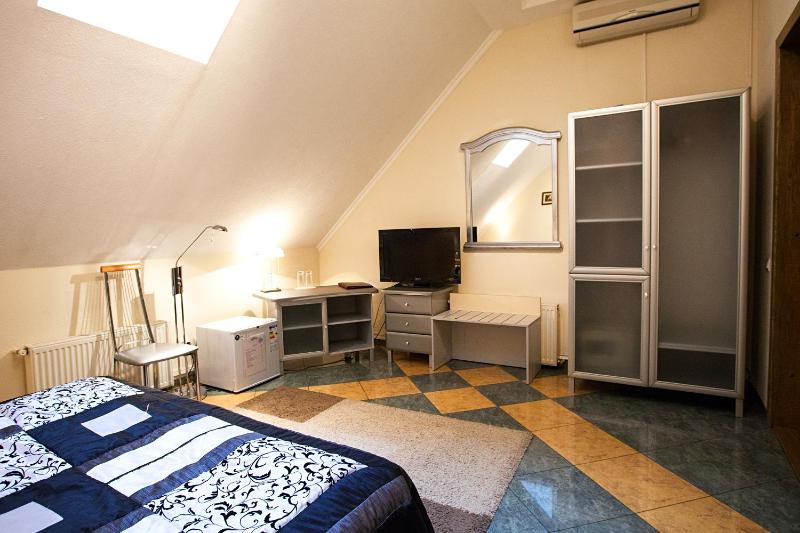 Budget Double Room image 2