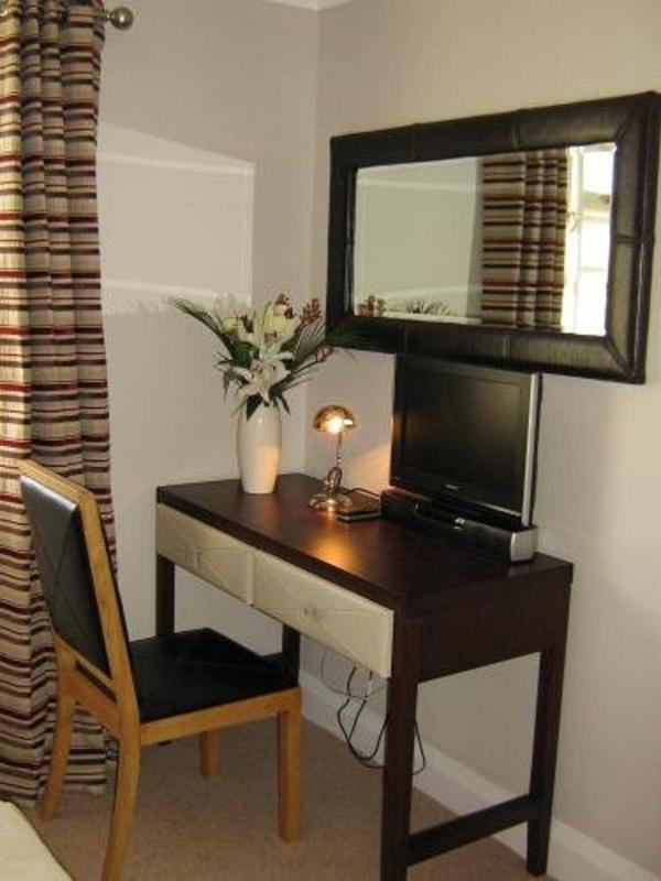 Standard Double Room image 2