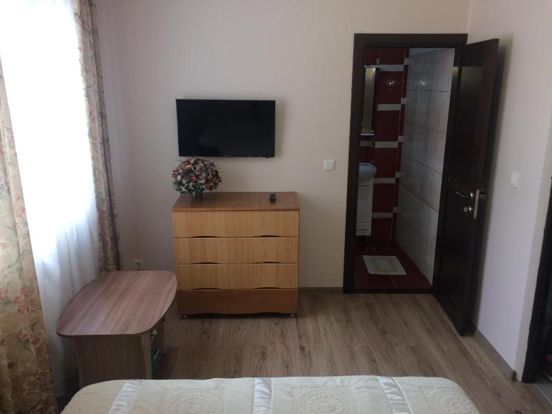 Small Double Room image 1