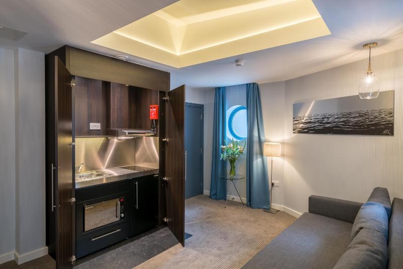 Deluxe Studio image 3