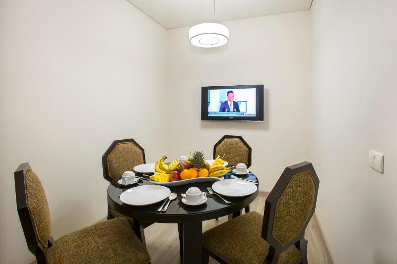 Orient Queen Homes Hotel - image 15