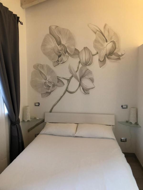 One-Bedroom Apartment image 1