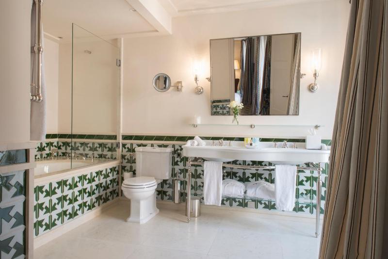 Premium Room image 3