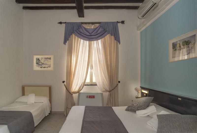 Triple Room image 2