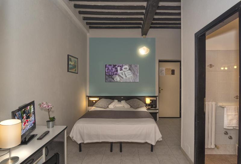 Double Room image 1