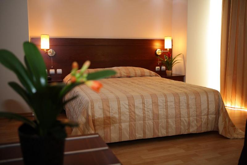 Deluxe Double Room with Sea View image 1