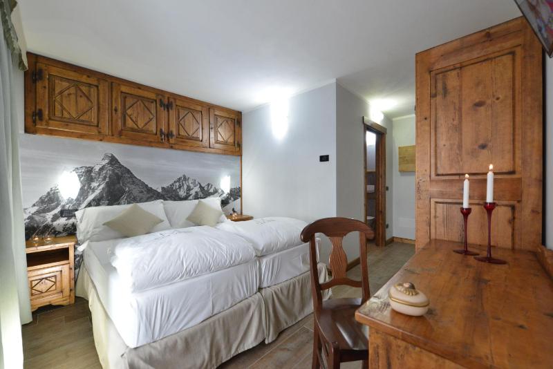 Economy Double Room image 4