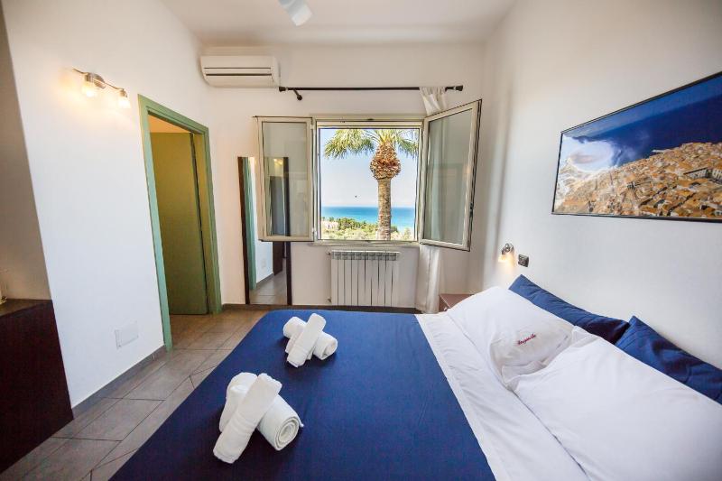 Bouganville B&B - image 3