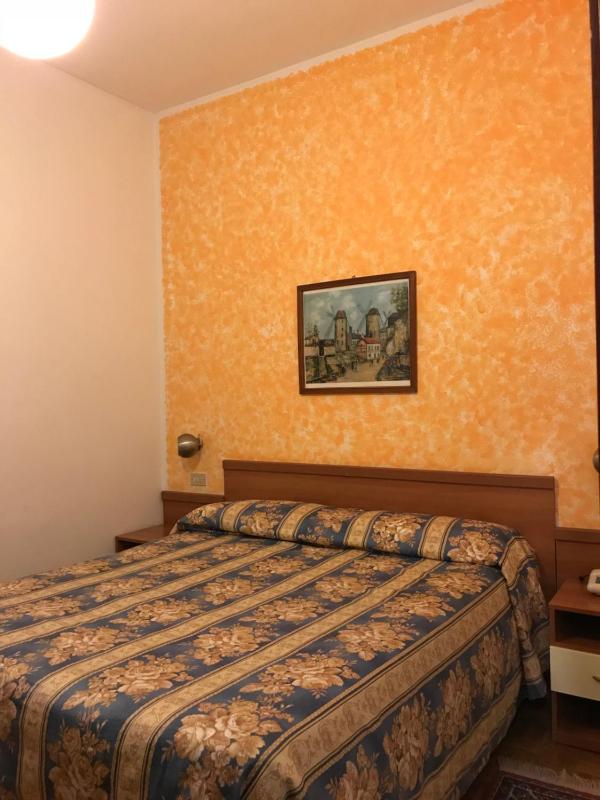 Classic Double or Twin Room image 2