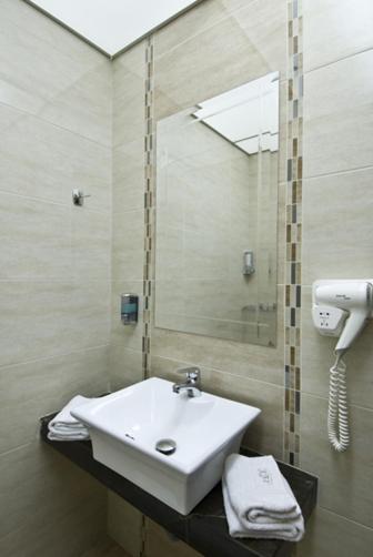 Single Room image 2