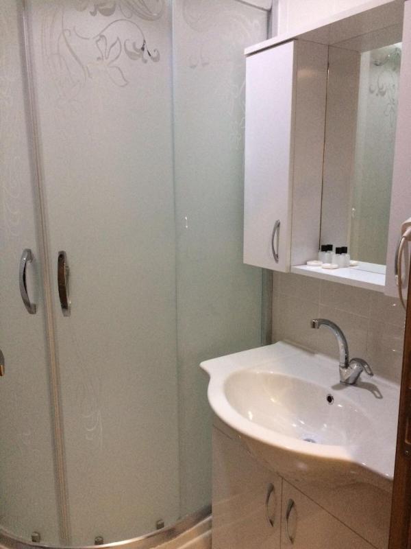 Large Twin Room image 2