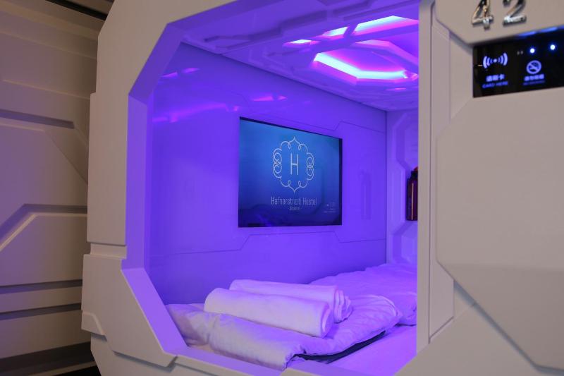 Double Capsule Bed in Mixed Dormitory Room image 2