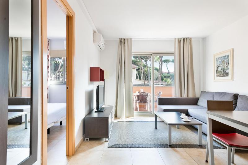 One-Bedroom Apartment with Balcony image 2