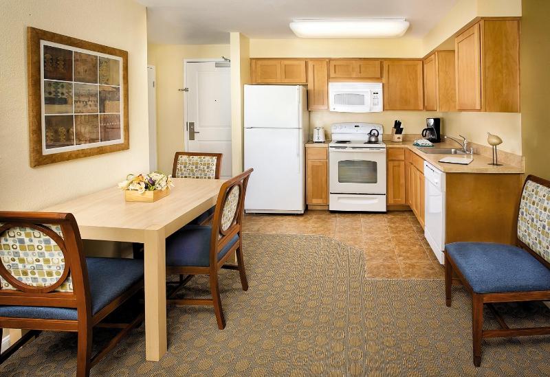 One-Bedroom Apartment image 3