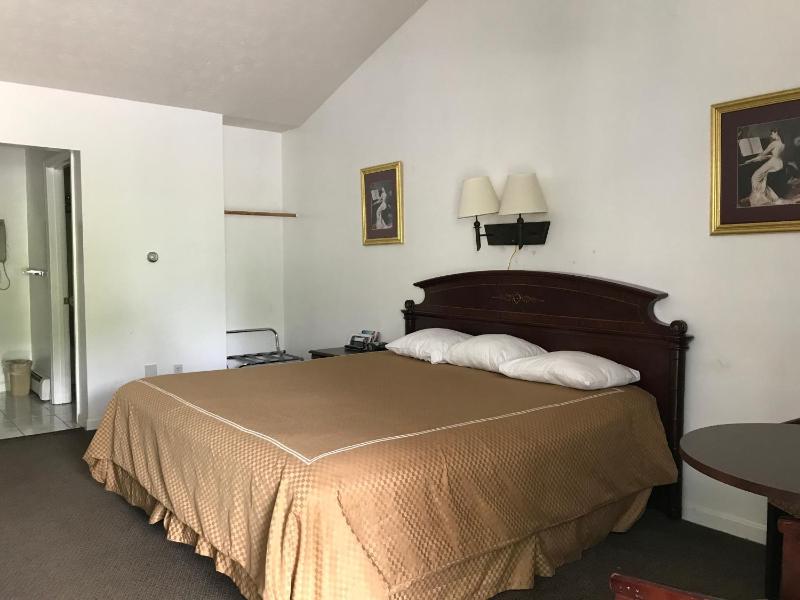 King Room image 2