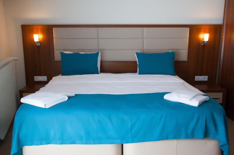 Double Room with Private Bathroom image 3