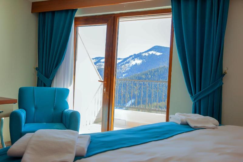 Double Room with Private Bathroom image 2