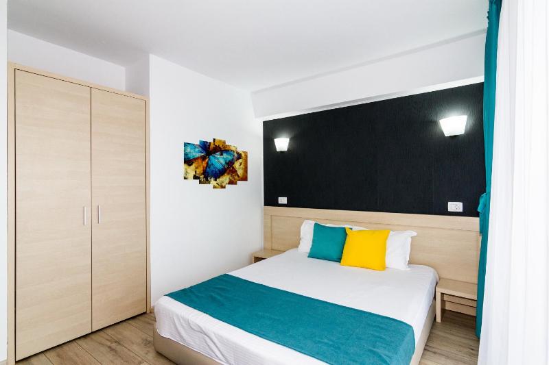 Double Room with Extensible Armchair with Sea View image 2