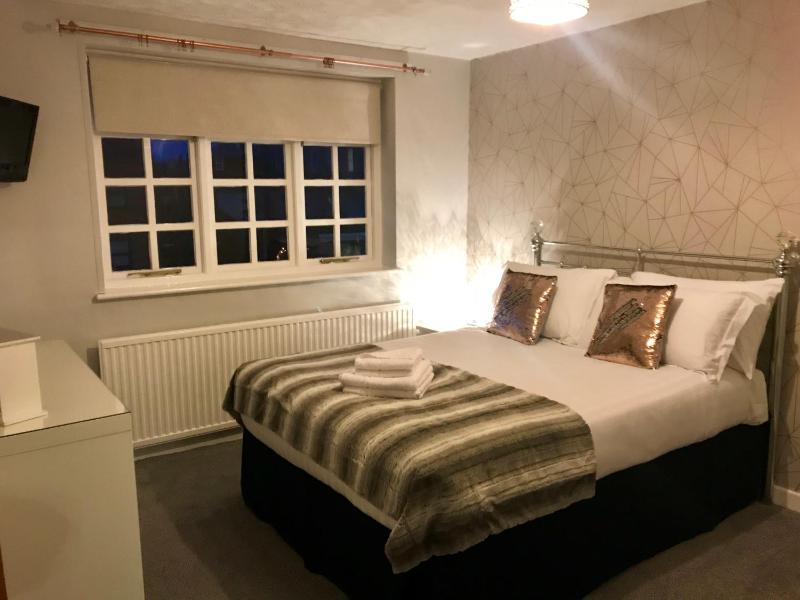 Marina Court - image 35