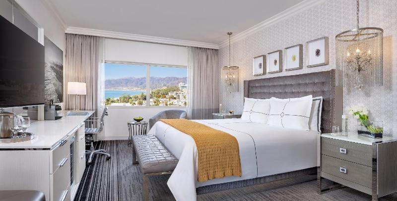 Premier King Room with Ocean View image 1