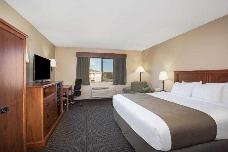 King Room - Non-Smoking image 3