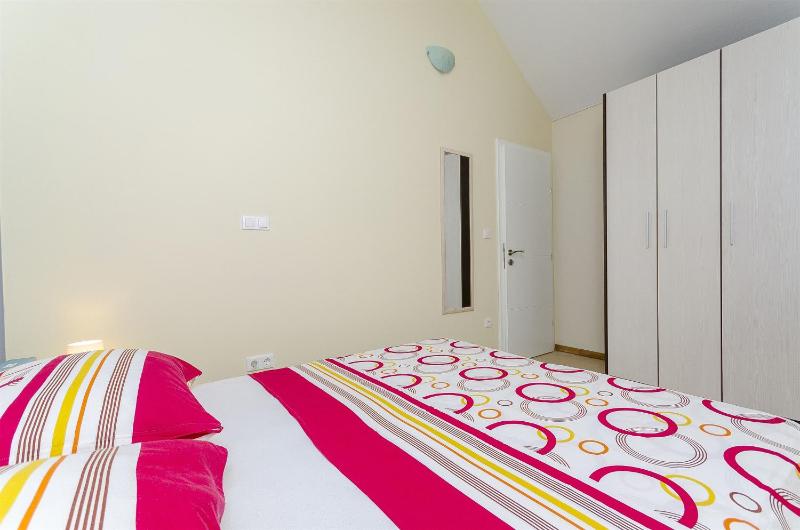 One-Bedroom Apartment with Sea View image 4