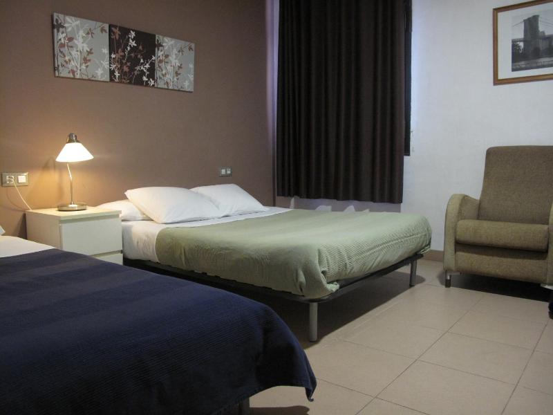 Hostal LK Barcelona - image 13
