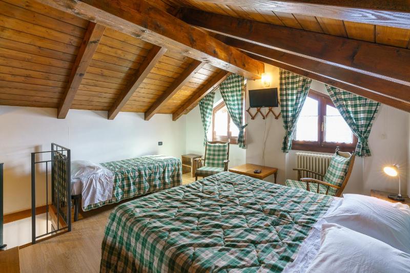 Junior Suite with Balcony image 1