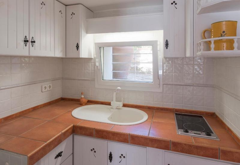 Villa Lo - chill out house - by Holiday Rentals Villamar - image 5