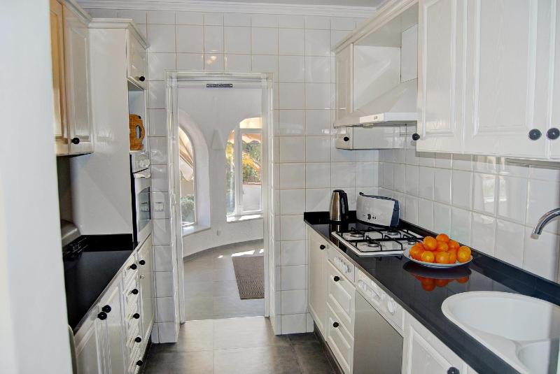 Villa Lo - chill out house - by Holiday Rentals Villamar - image 11