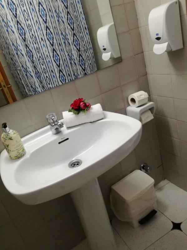Twin Room with Garden View image 2