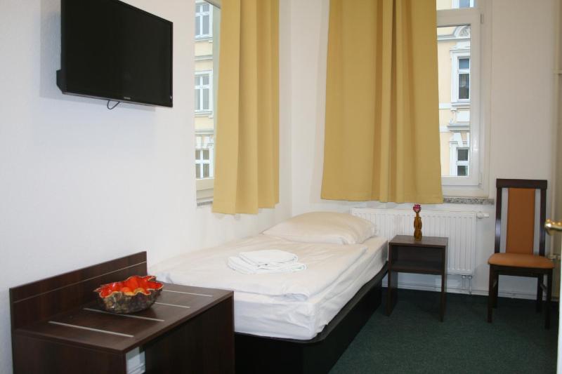 Quadruple Room image 4