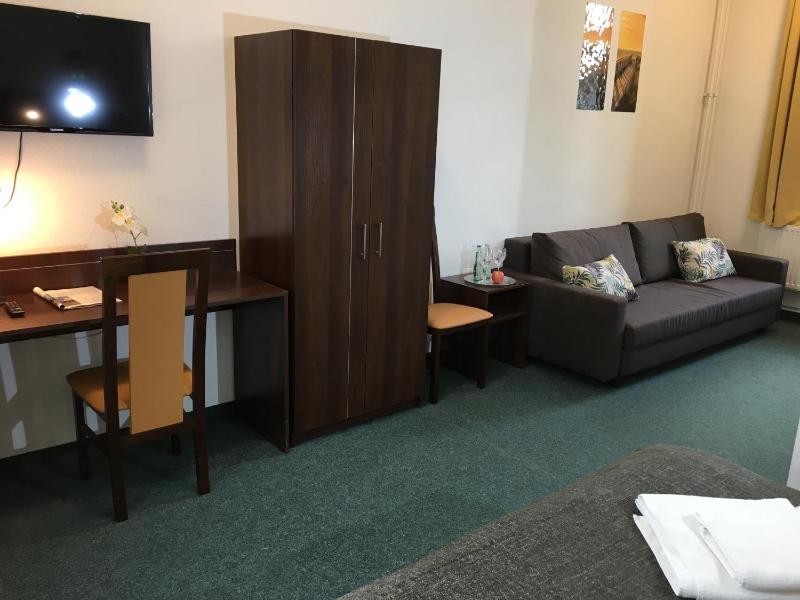 Apartment image 3
