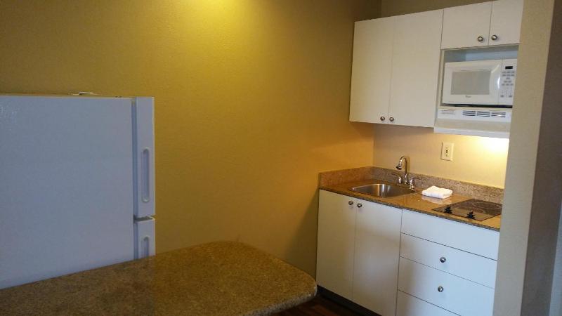 Deluxe Studio with 2 Double Beds - Non-Smoking image 2