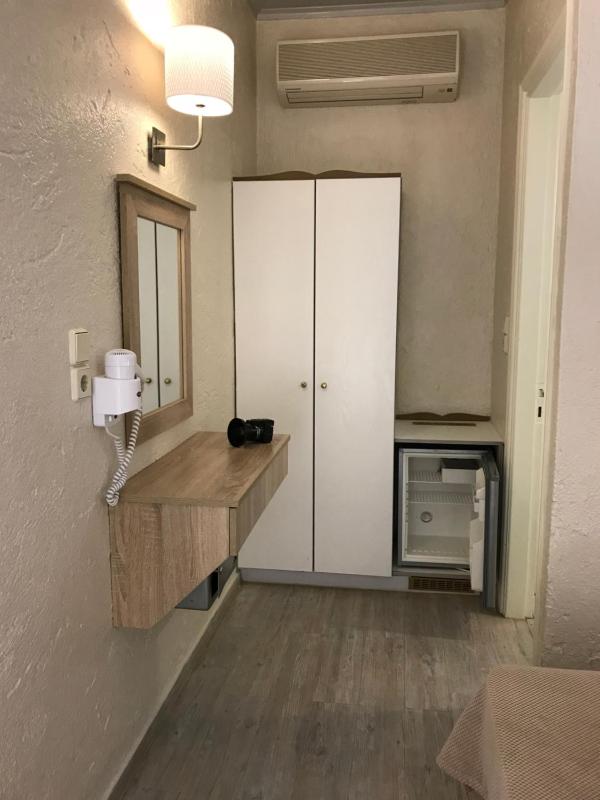 Standard Single Room image 2