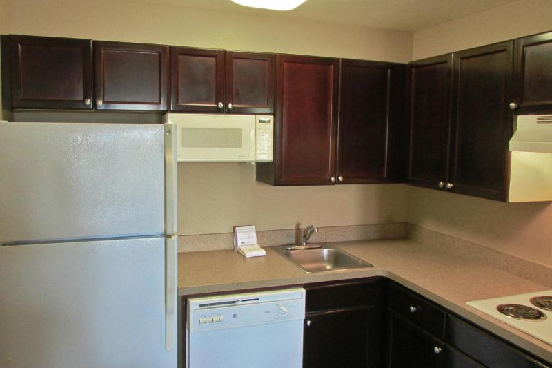 One Bedroom Suite - Non-Smoking image 3