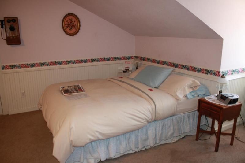 Queen Room with Sofa Bed image 2