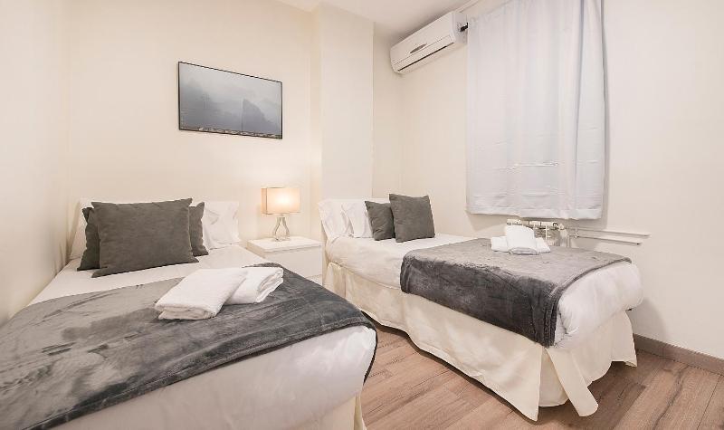 You Stylish El Born Apartments - image 8